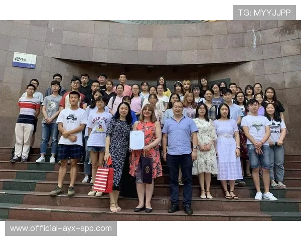 成都西南大学教师招聘考生跑步进场引热议，西南大学教师岗位招聘公告